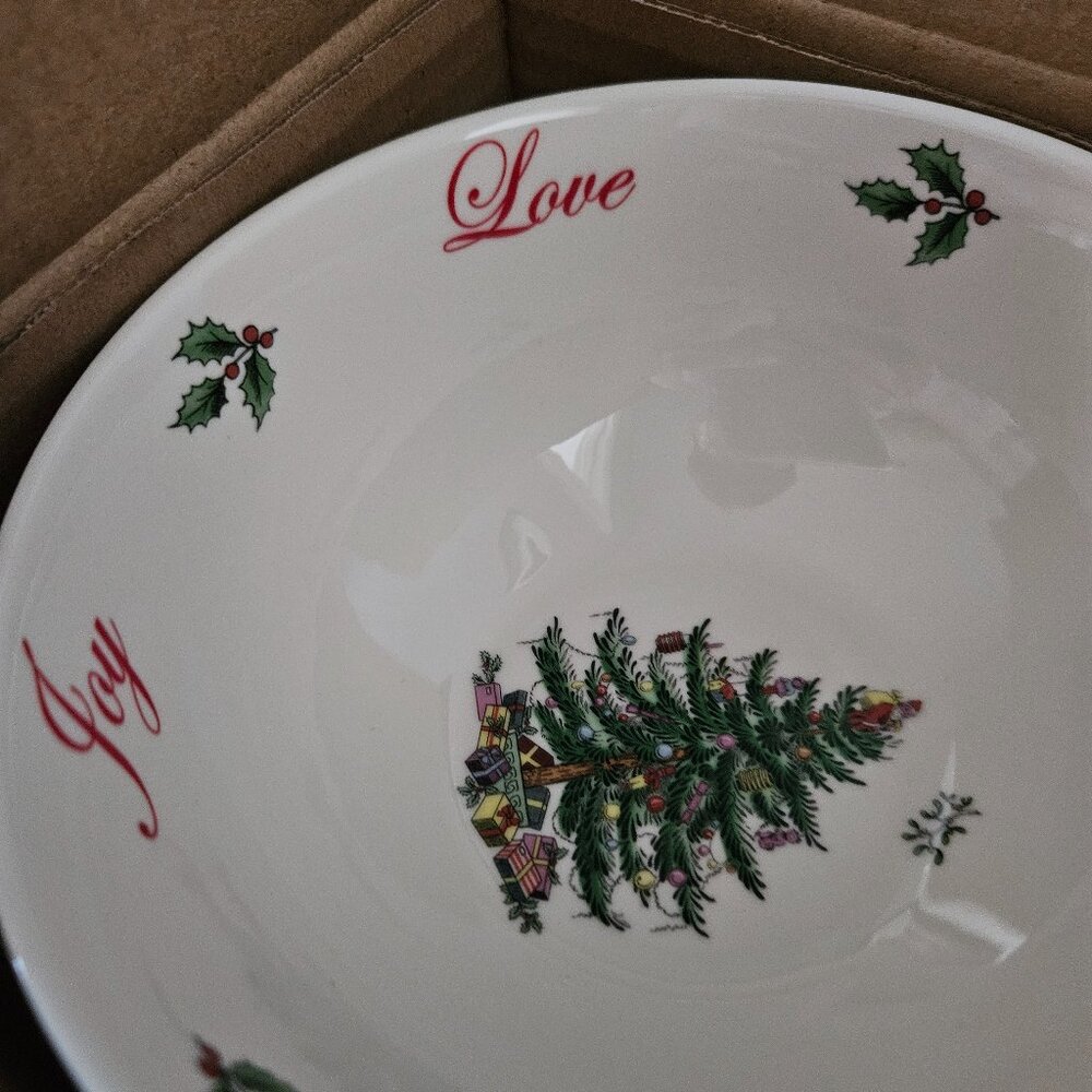 Spode Christmas Annual 6 Inch Bowl 2023 - Picture 3 of 12